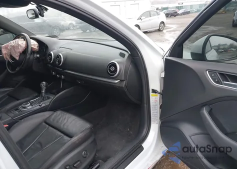 2015 Audi A3 1.8T Premium z USA, uszkodzony, nr VIN WAUCCGFF9F1029814